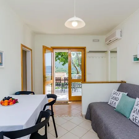 Sara - One Bedroom With Terrace And Sea View 公寓 *