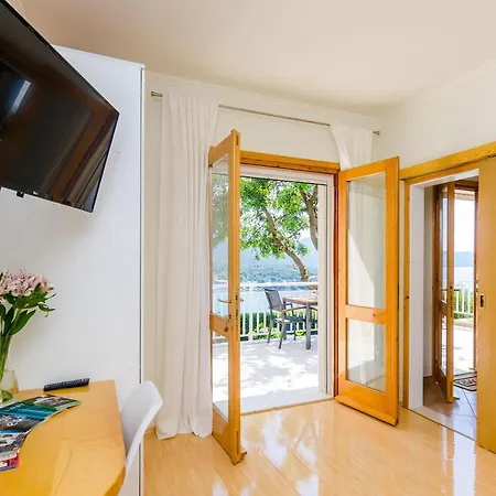 Apartmán Sara - One Bedroom With Terrace And Sea View Molunat