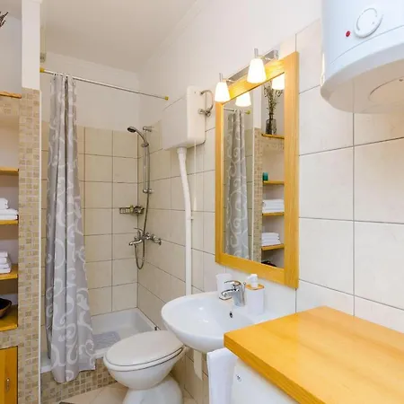 Sara - One Bedroom With Terrace And Sea View *