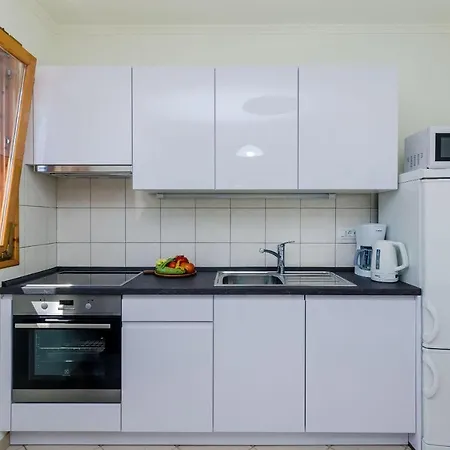 Sara - One Bedroom With Terrace And Sea View * Molunat