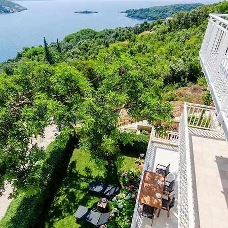 Sara - One Bedroom With Terrace And Sea View モルナット