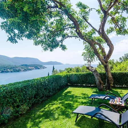 Sara - One Bedroom With Terrace And Sea View *
