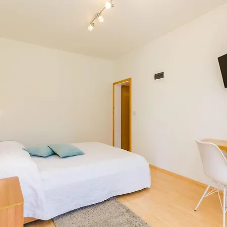 Sara - One Bedroom With Terrace And Sea View モルナット